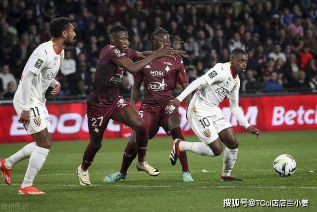 官宣！中国男篮VS日本，首发5人出炉！2大前锋李弘权、赵嘉义复出
